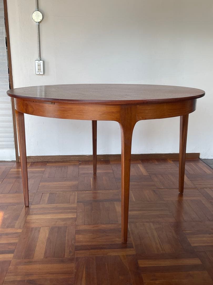 イギリス ヴィンテージ チーク ラウンド エクステンション ダイニング テーブル