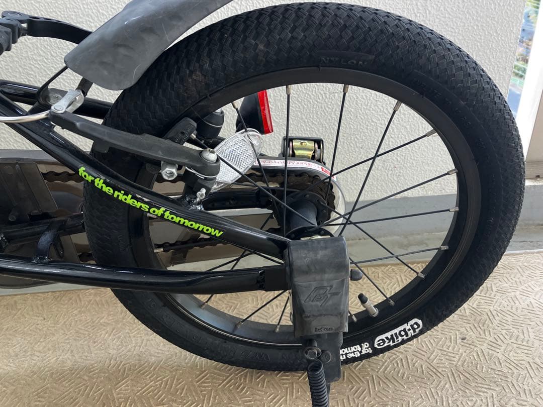 a.　d-bike 幼児用自転車 黒/緑 16インチ　カゴ付き