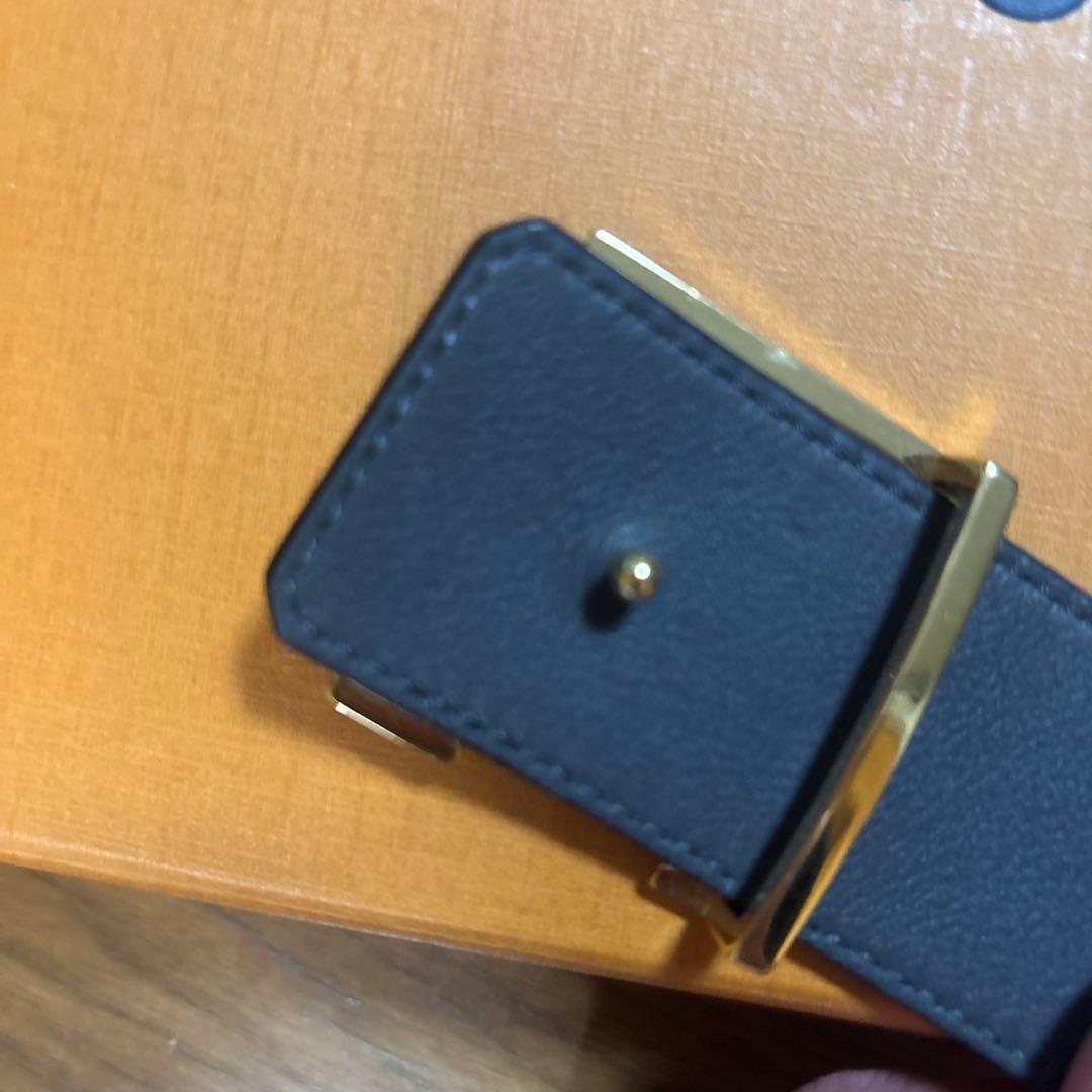 【LOUIS VUITTON】ブラックレザー LVロゴバックルベルト