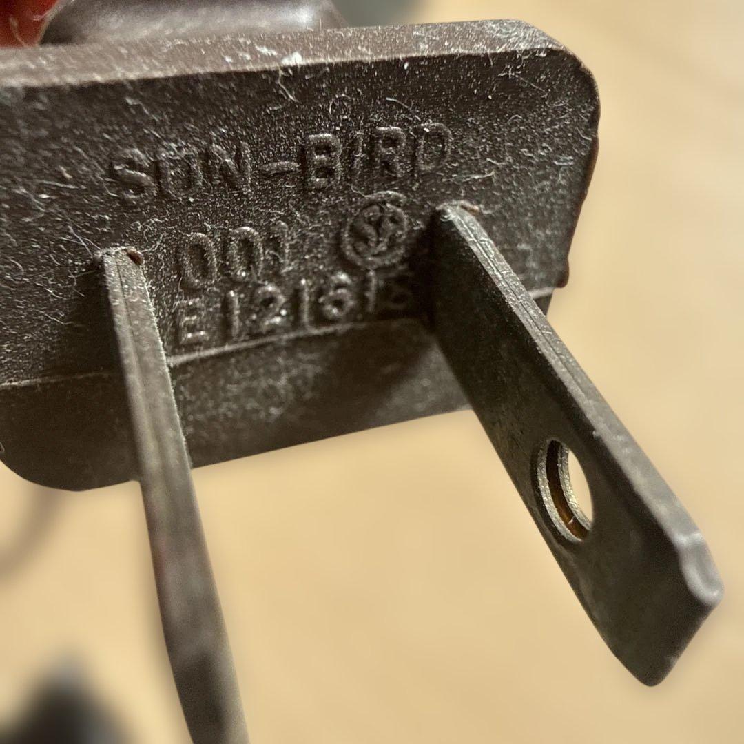 超大型　ビンテージステンドグラス花柄ランプ　クリームカラー　高さ５７センチ程。