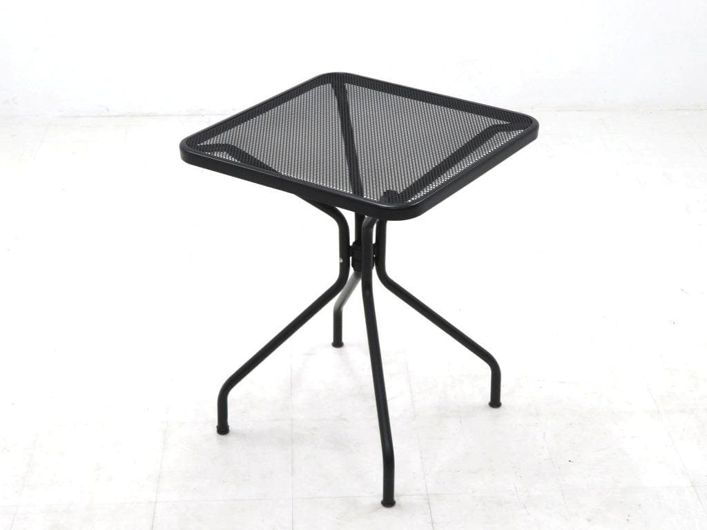 展示品　アクタス　エミュ　emu ガーデンテーブル　ダイニングテーブル　カフェ