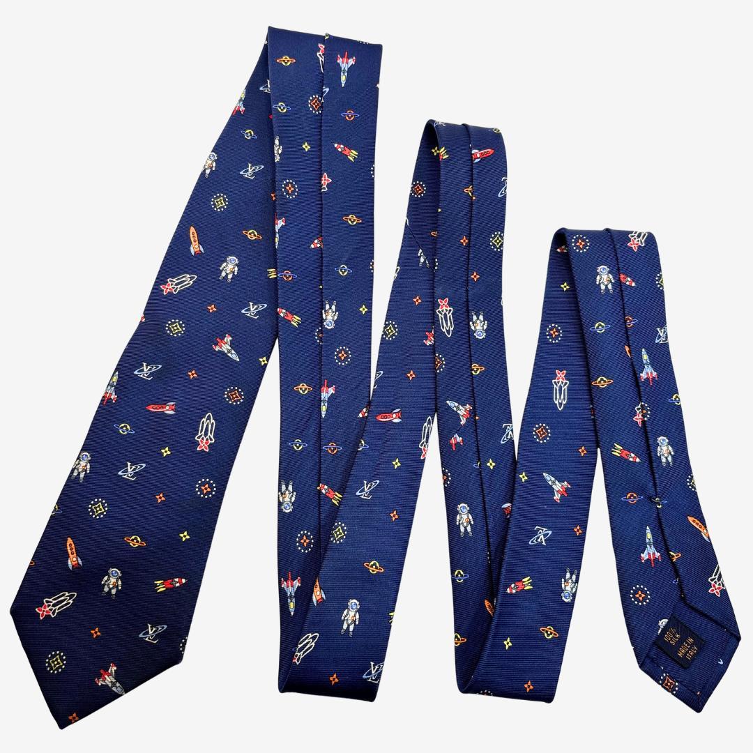 ピンク様LOUIS VUITTON シルクネクタイ 宇宙柄 モノグラム ネイビー