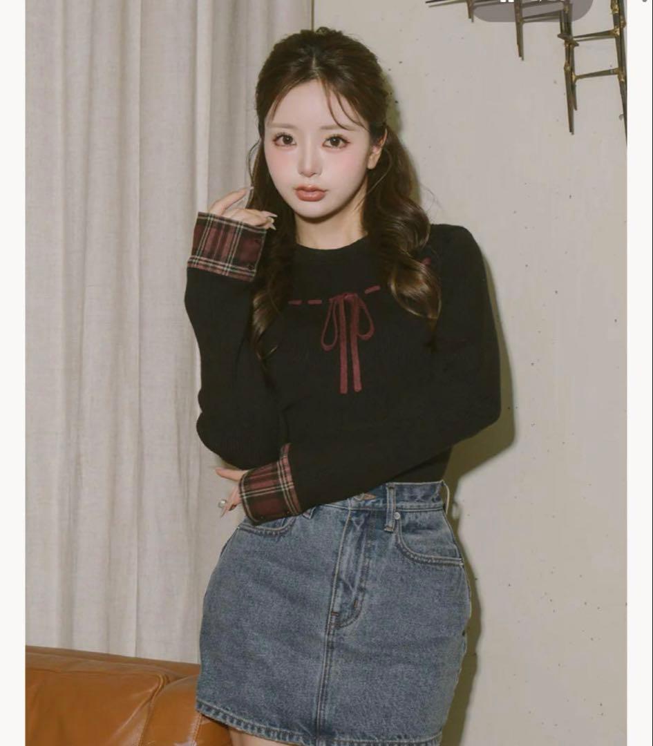 ダーリッチリボン付きブラックニットセーター