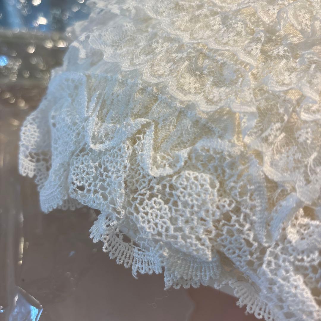 さえら　ヒスクローネレース装飾クッション