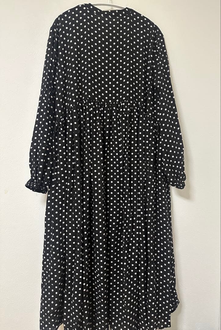 BEARDSLEY ビアズリー　ドットギャザーボリューム袖ワンピース