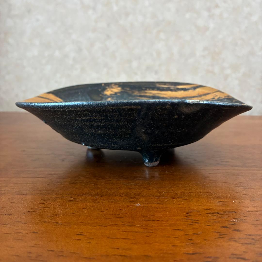 【一点物】作家物 金彩 黒陶 浅鉢 大胆な金箔 景色が美しい器 和モダン