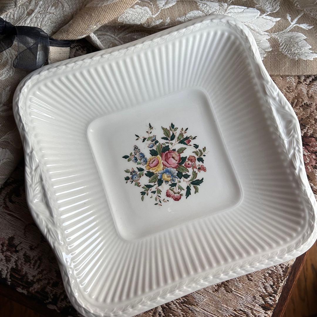 美品 英国製  Conway 英国の伝統美が息づく器 2枚