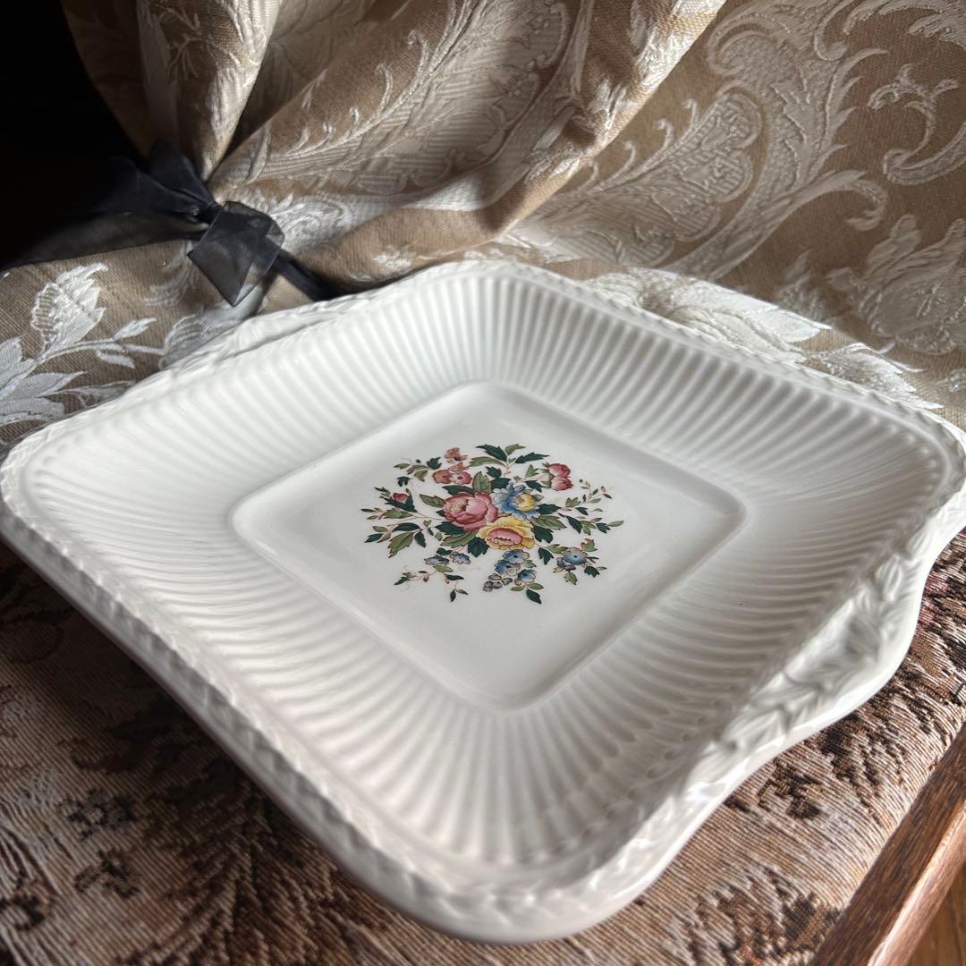 美品 英国製  Conway 英国の伝統美が息づく器 2枚