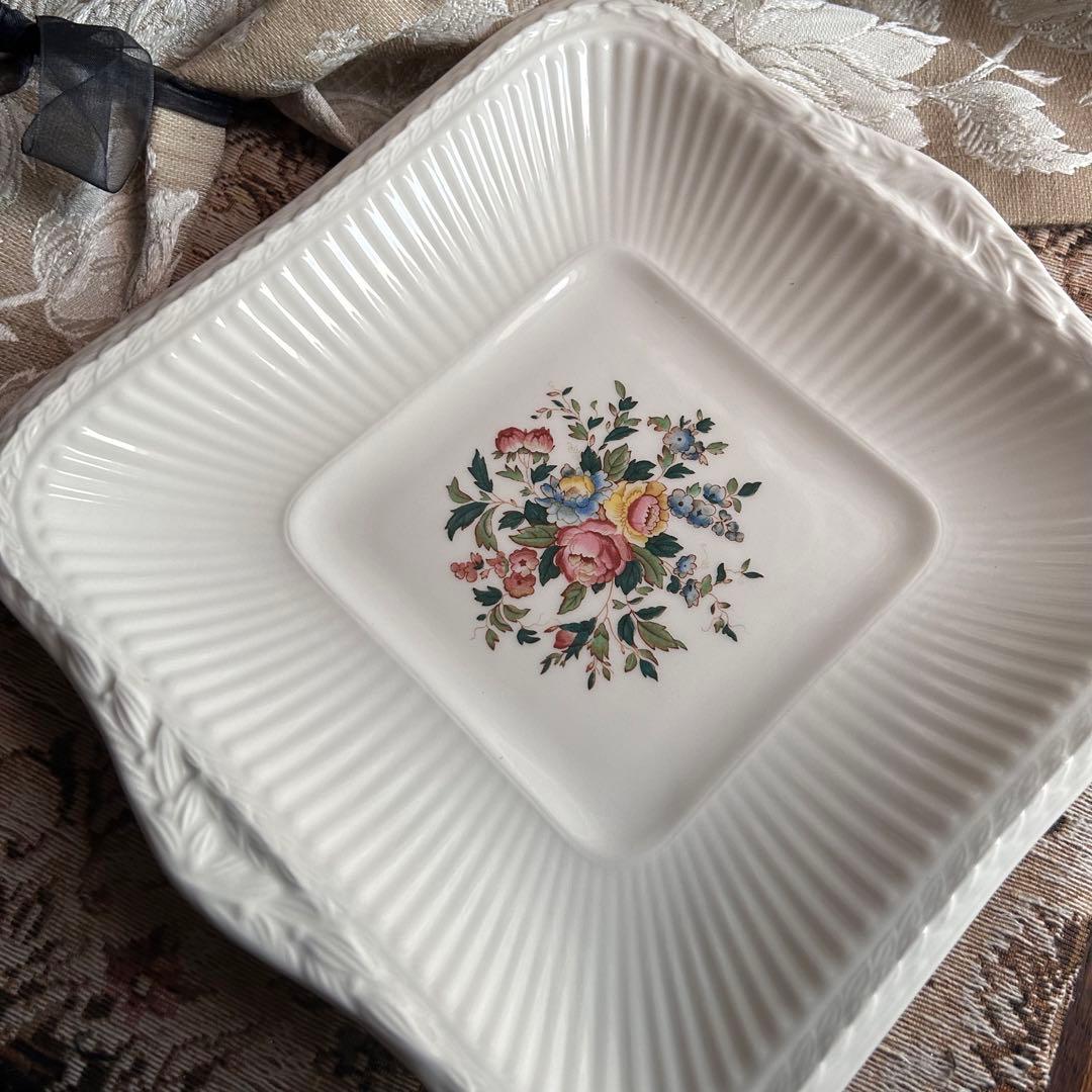 美品 英国製  Conway 英国の伝統美が息づく器 2枚