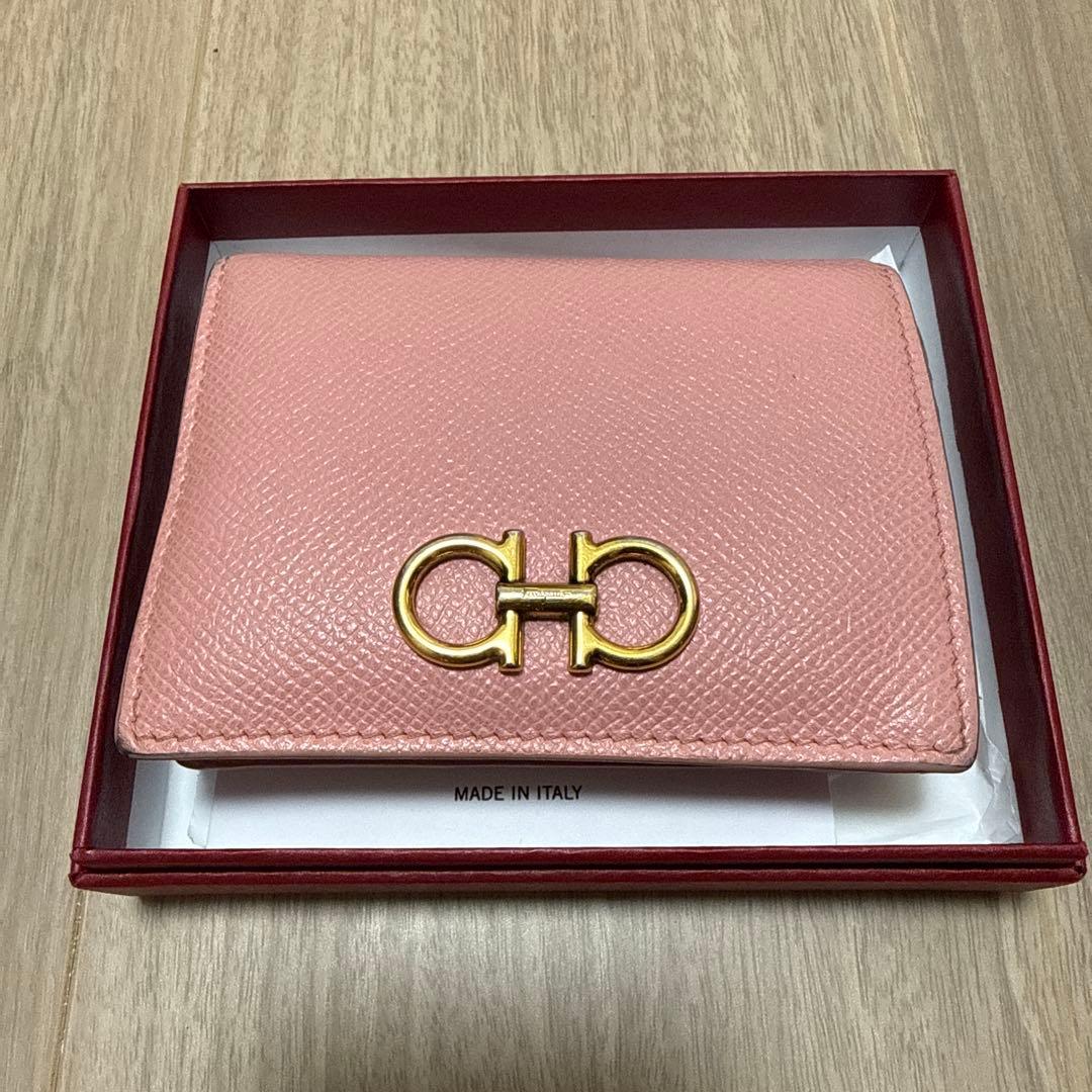 フェラガモ　財布