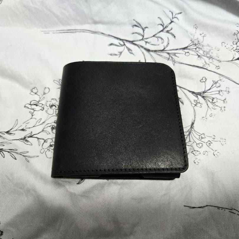 STUDIUM POKET 黒 二つ折り財布