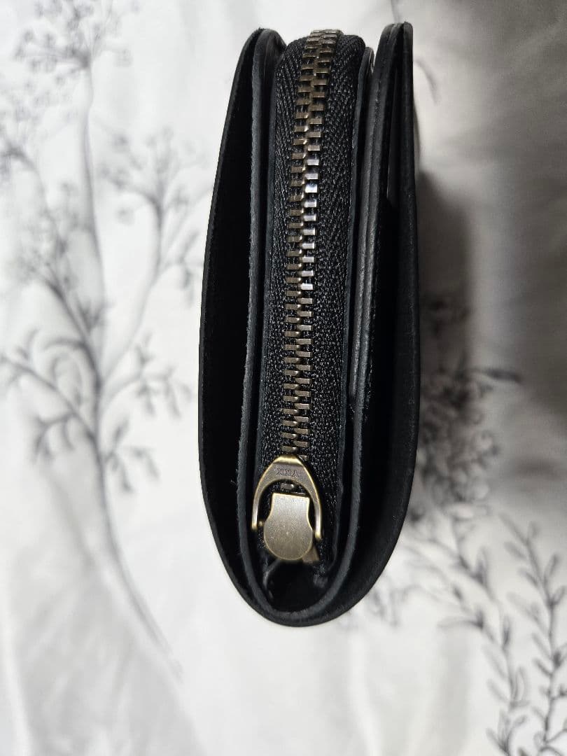 STUDIUM POKET 黒 二つ折り財布