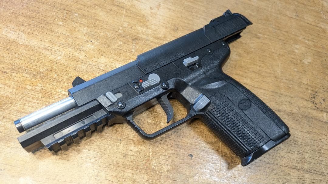 マルシン　FN 5-7 CO2 ガスブローバック 動作OK