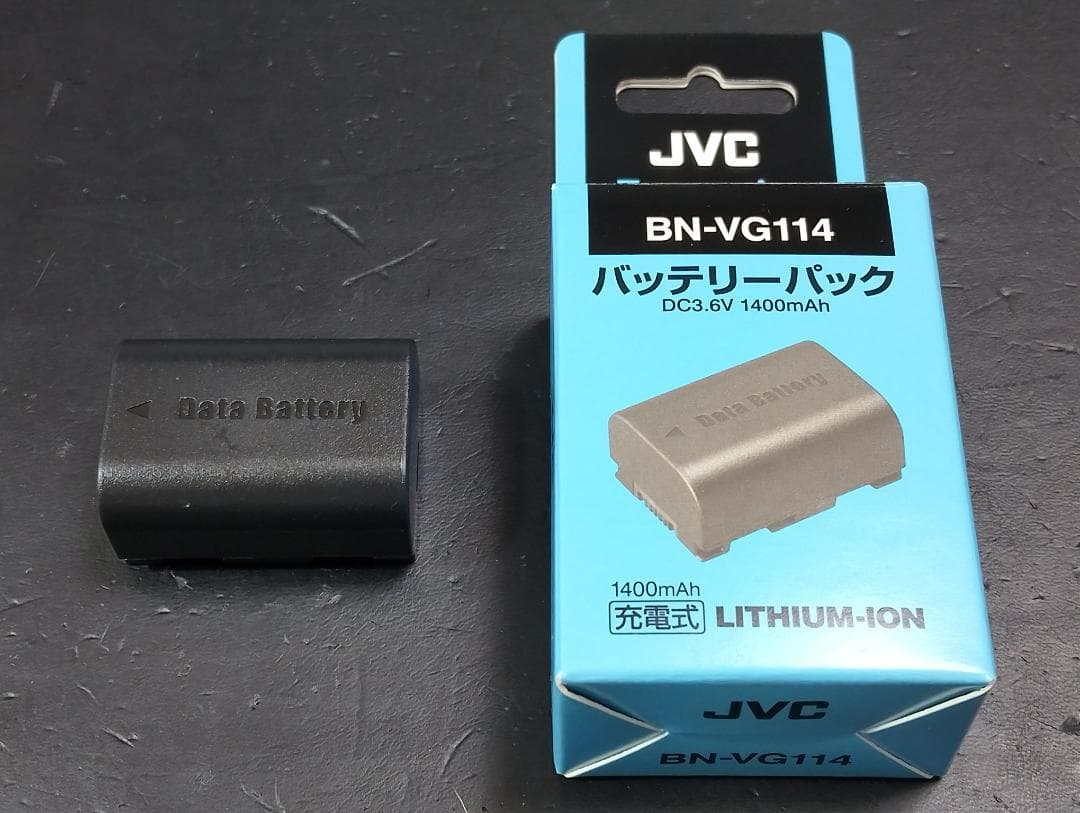 JVC Everio GZ-E565-T 追加バッテリー＆三脚付き