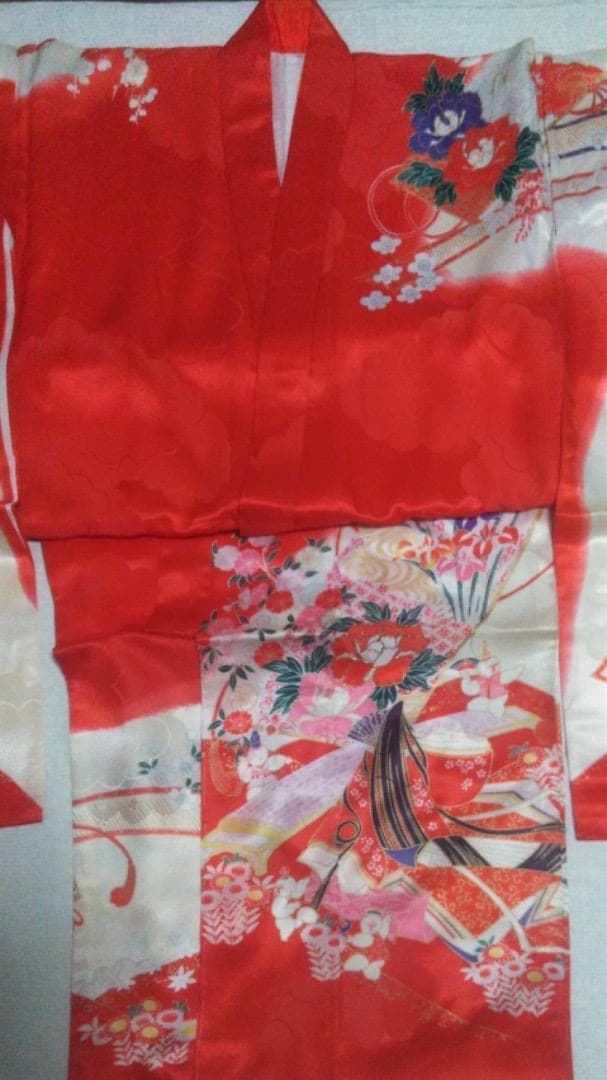 七五三　女の子　7歳　着物　四ッ身　祝い着　七才　赤　朱赤　卒園式