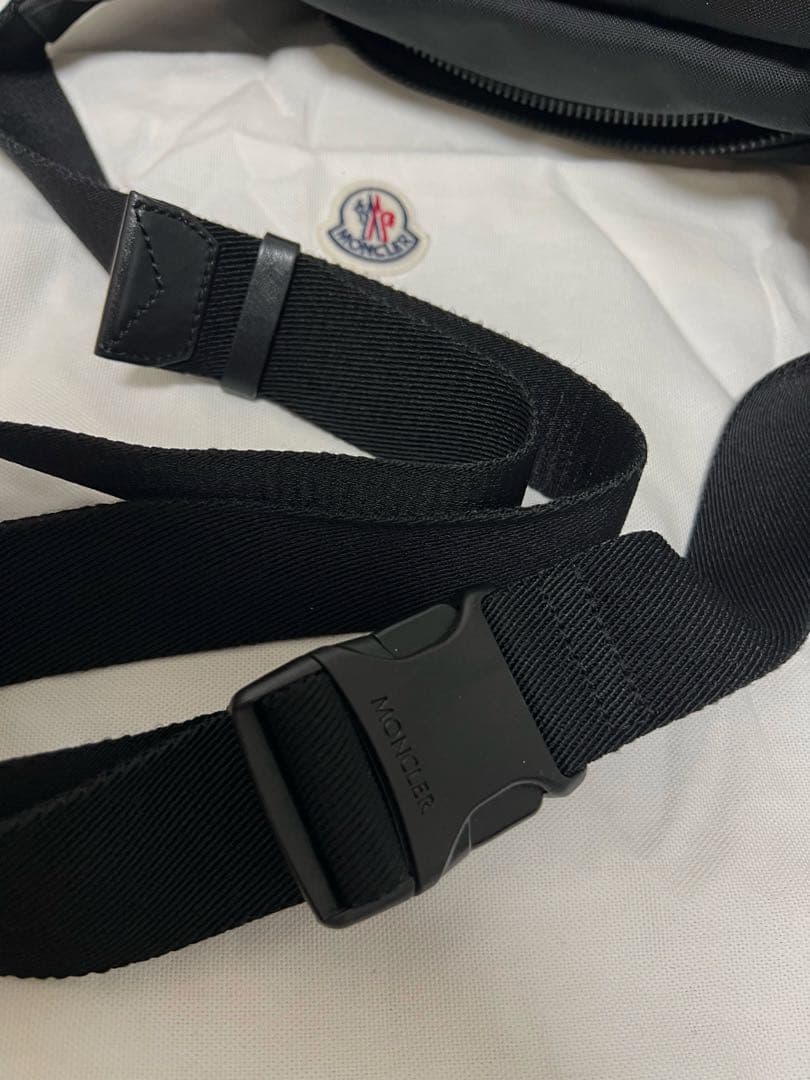 MONCLER モンクレール Durance ベルトバッグ ボディバッグ 巾着付