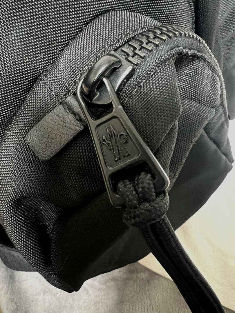 MONCLER モンクレール Durance ベルトバッグ ボディバッグ 巾着付