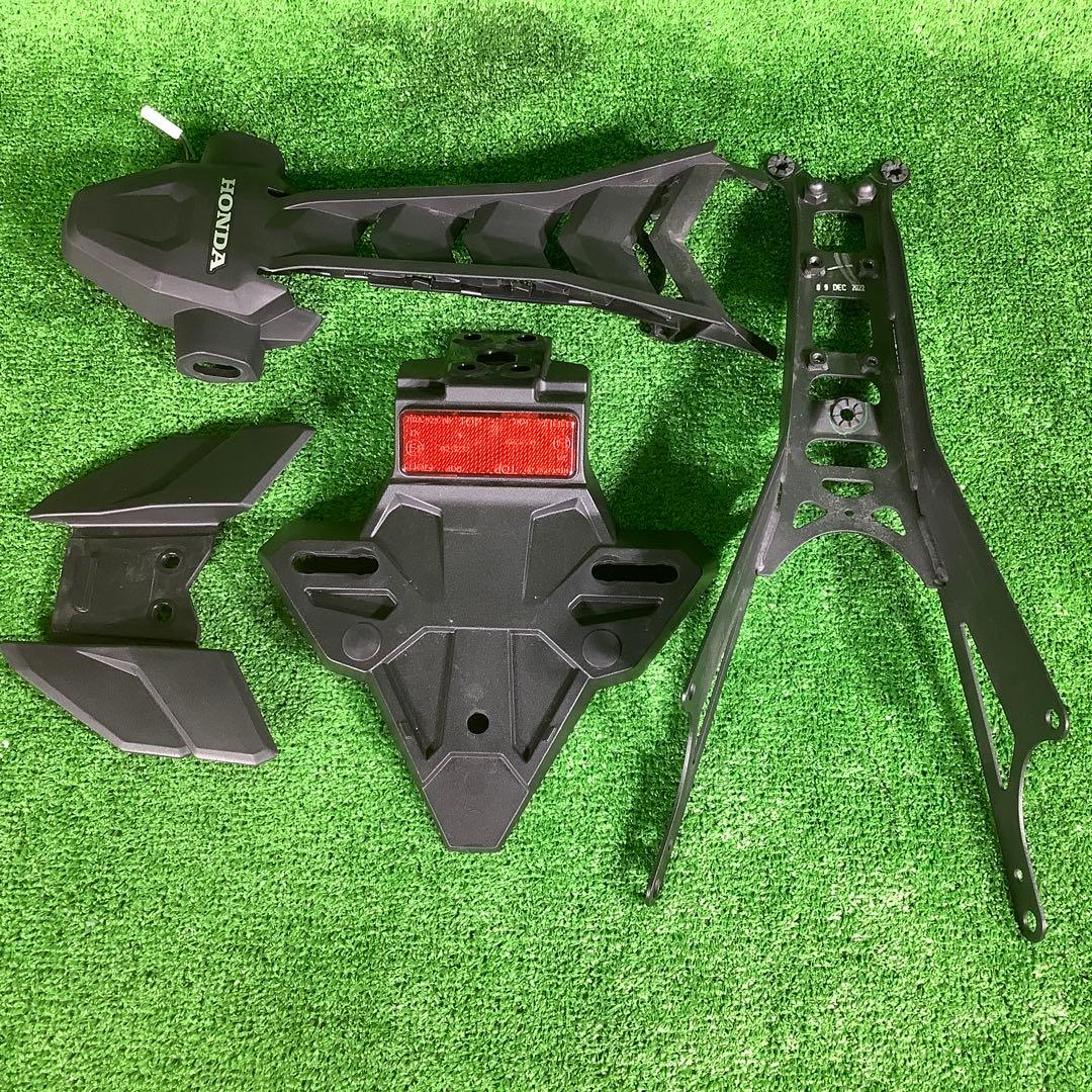 ホンダ　CB650R/CBR650R　純正リアフェンダー　RH03　19~23