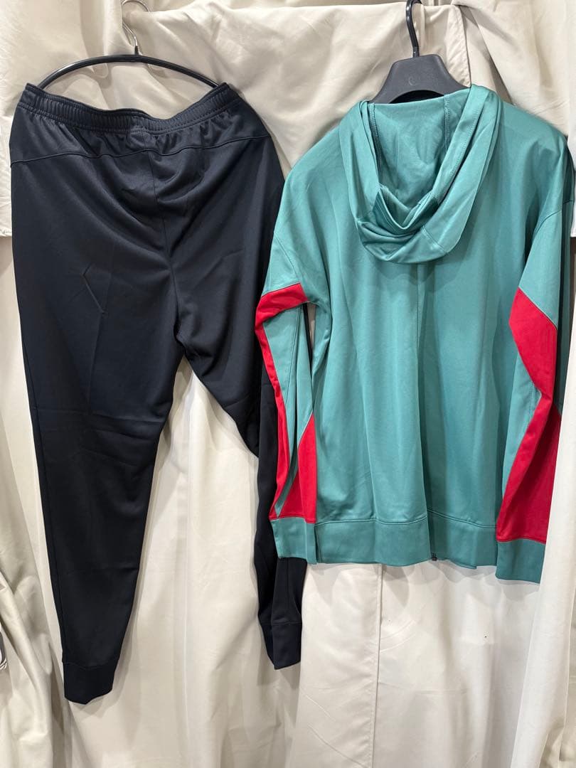 【新品】 リバプールFC トラックスーツ トレーニング グリーン　24/25