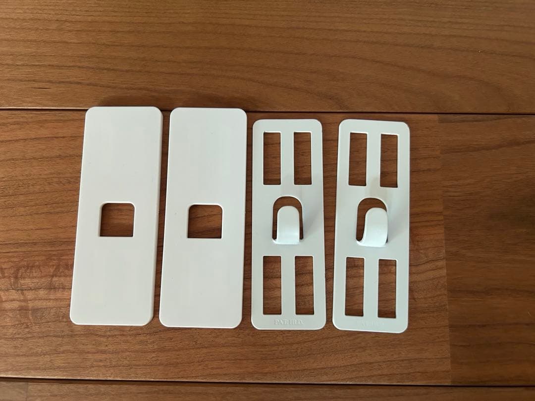 アンティーク 木製ウォールキャビネット（ガラス扉付き）