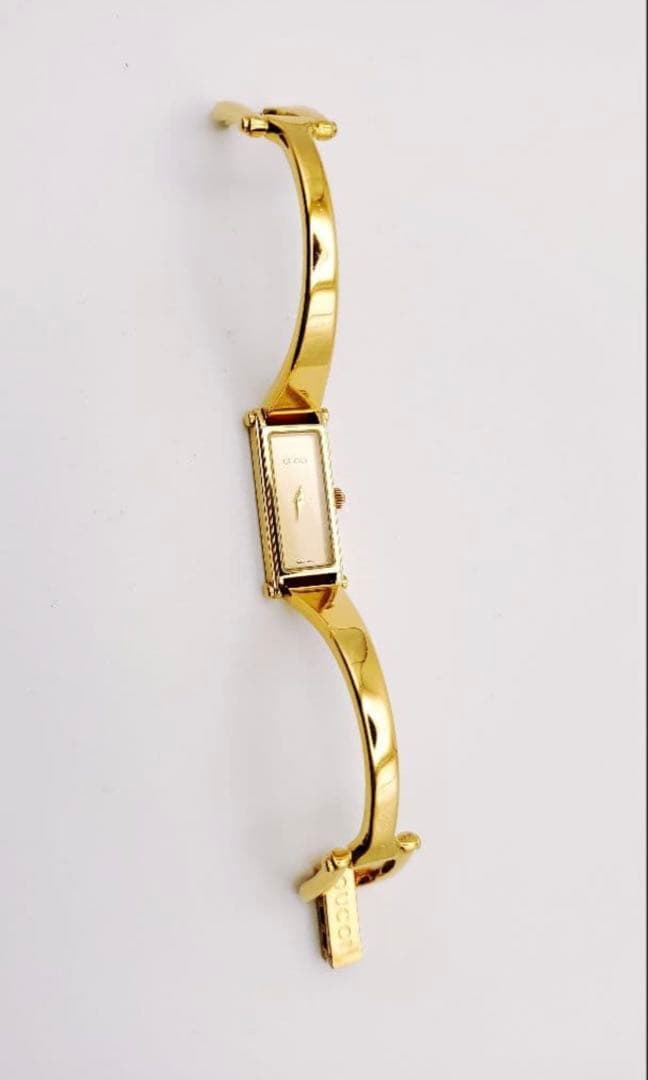 GUCCI 1500L ゴールド バングルタイプ腕時計 レディース