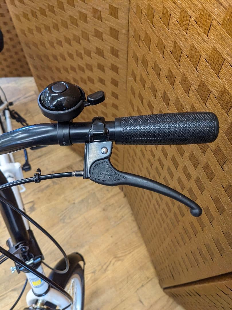 U056　美品　 折りたたみ自転車　20インチ 6段変速 ホワイト