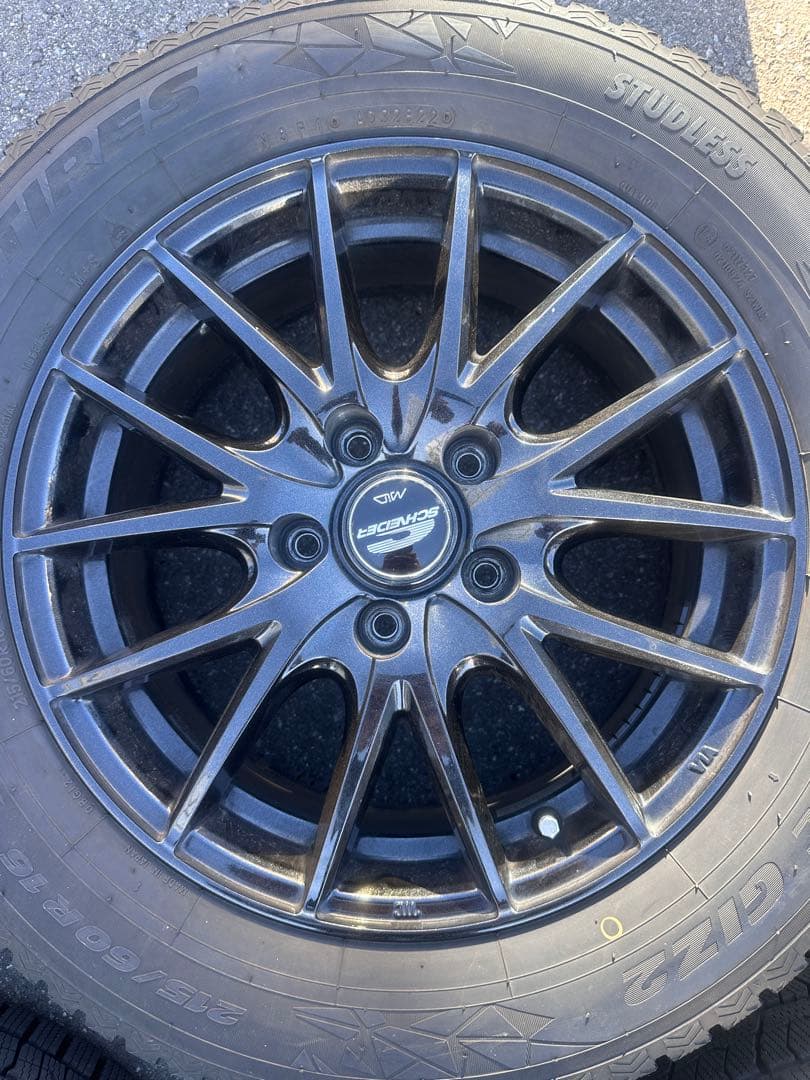 TOYOタイヤ　スタッドレス　ホイール付き4本セット　シュナイダー