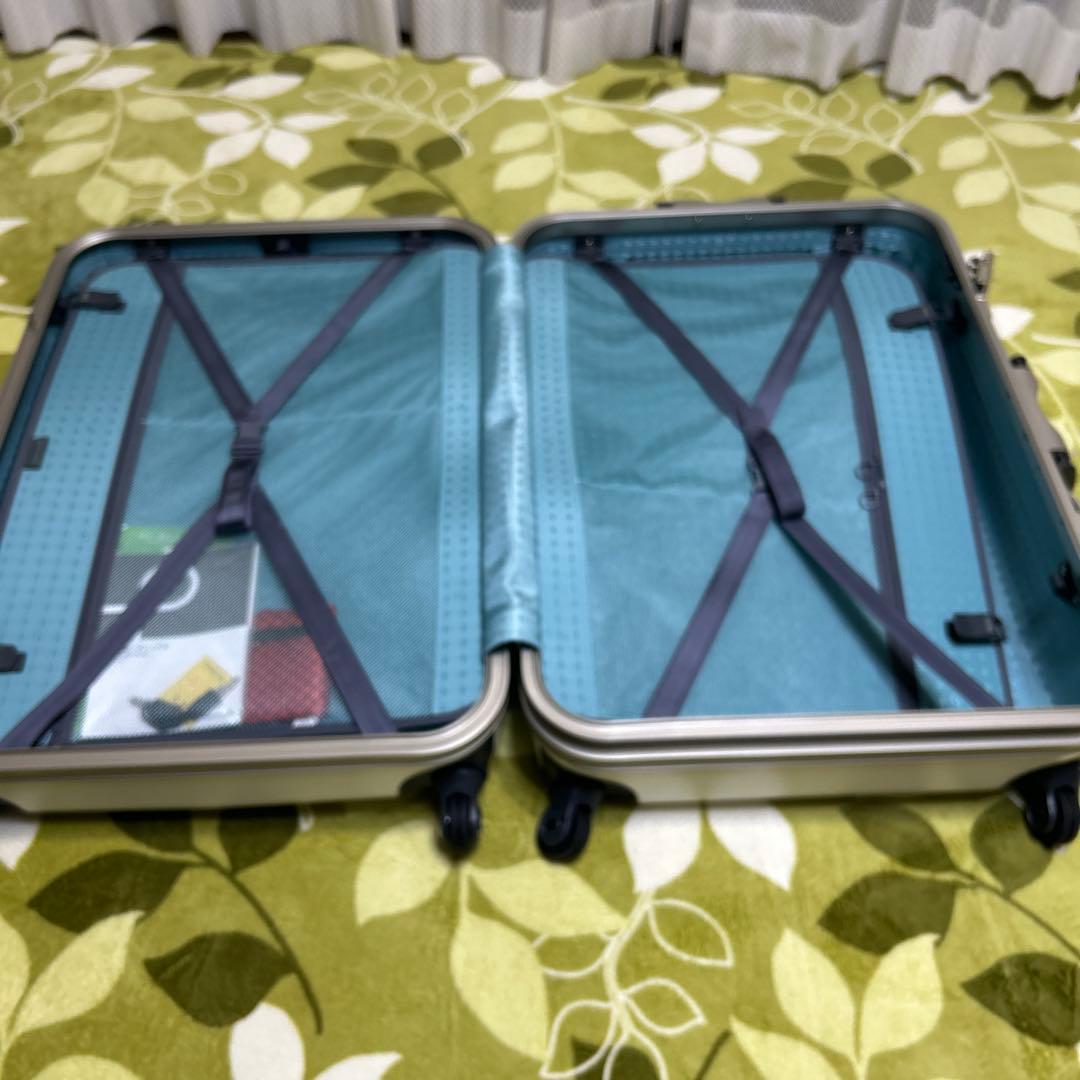 PROTECTOR ホワイト ハードシェルキャリーケース