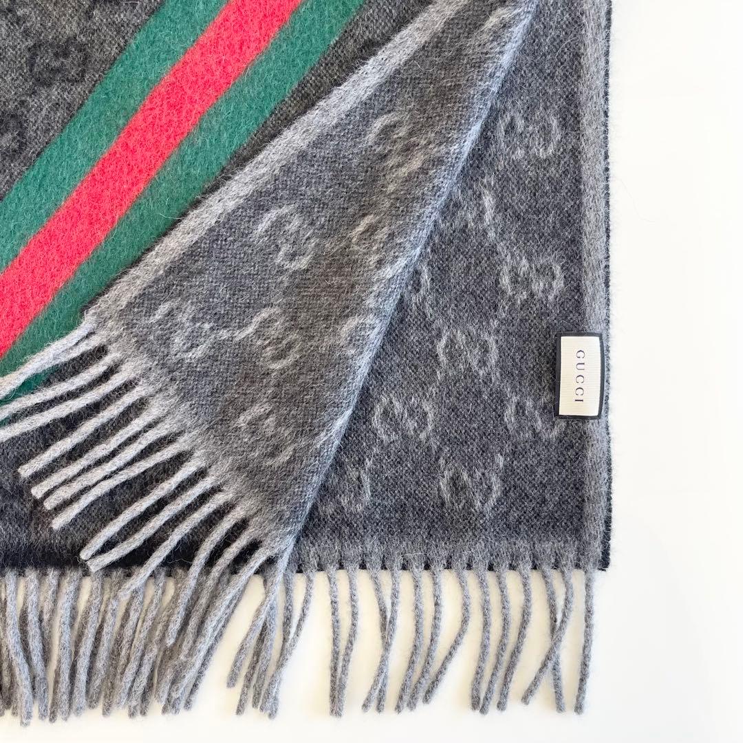 【GUCCI 】ロゴマフラー