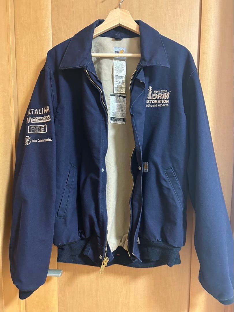 カーハート　ダックジャケット　ネイビー ロゴ刺繍