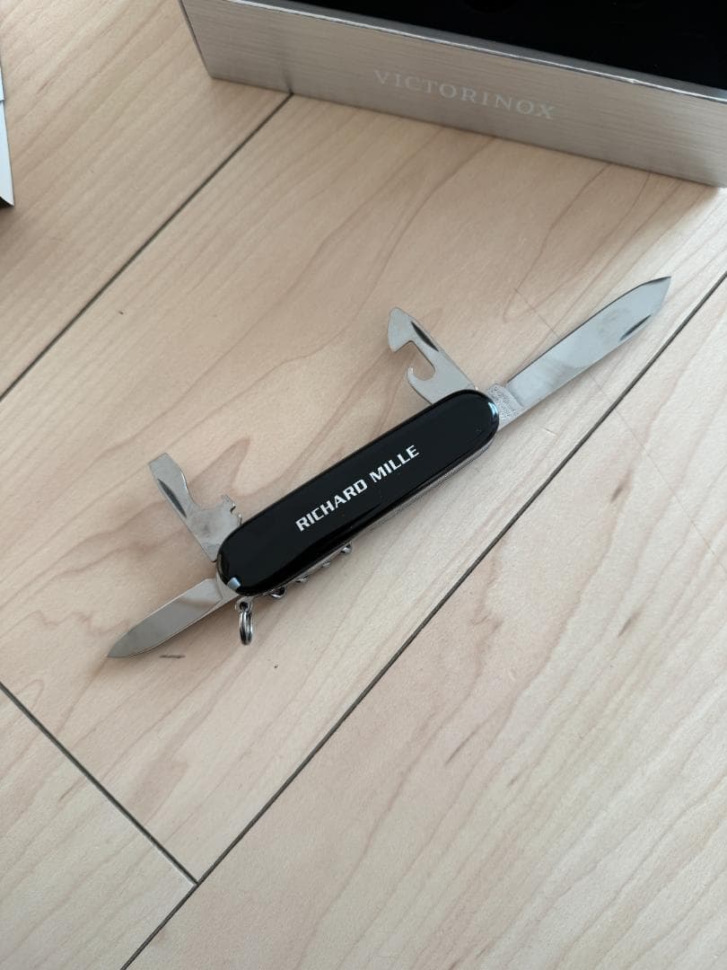 RICHARD MILLE リシャールミル VICTORINOX ノベルティ