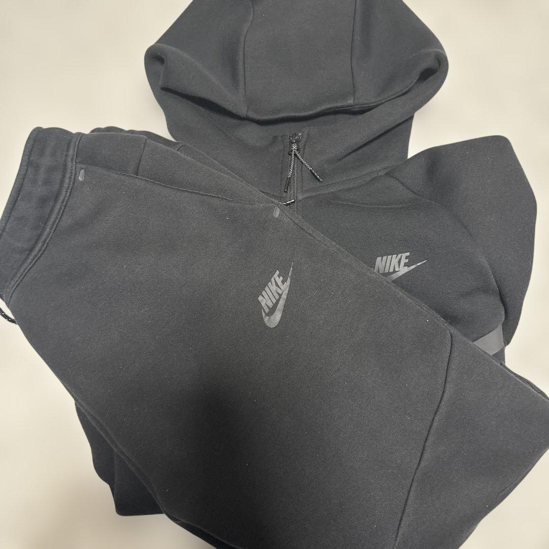 Nike ブラック テックフリースS & M
