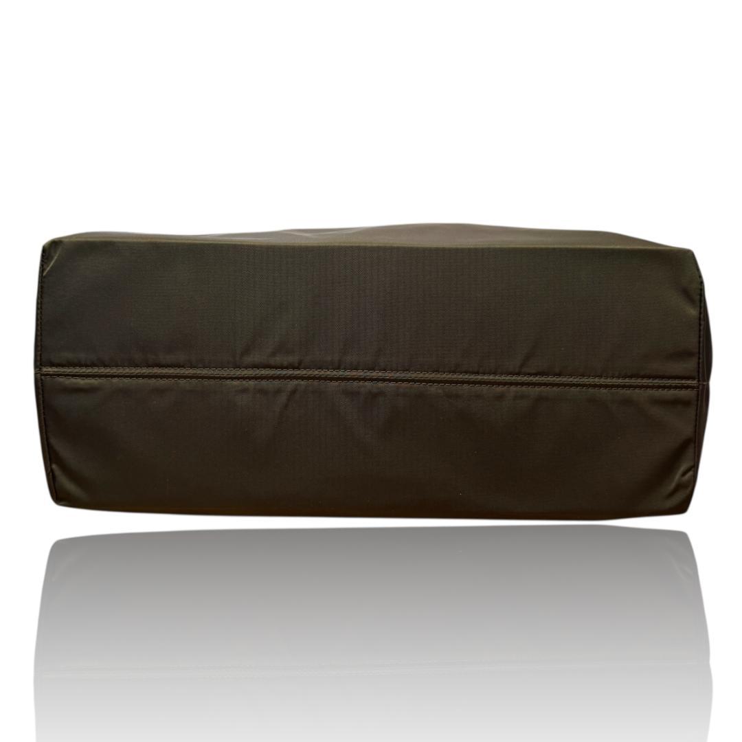 美品 Felisi 3411 トートバッグ 肩掛け A4可 ロゴプレート カーキ