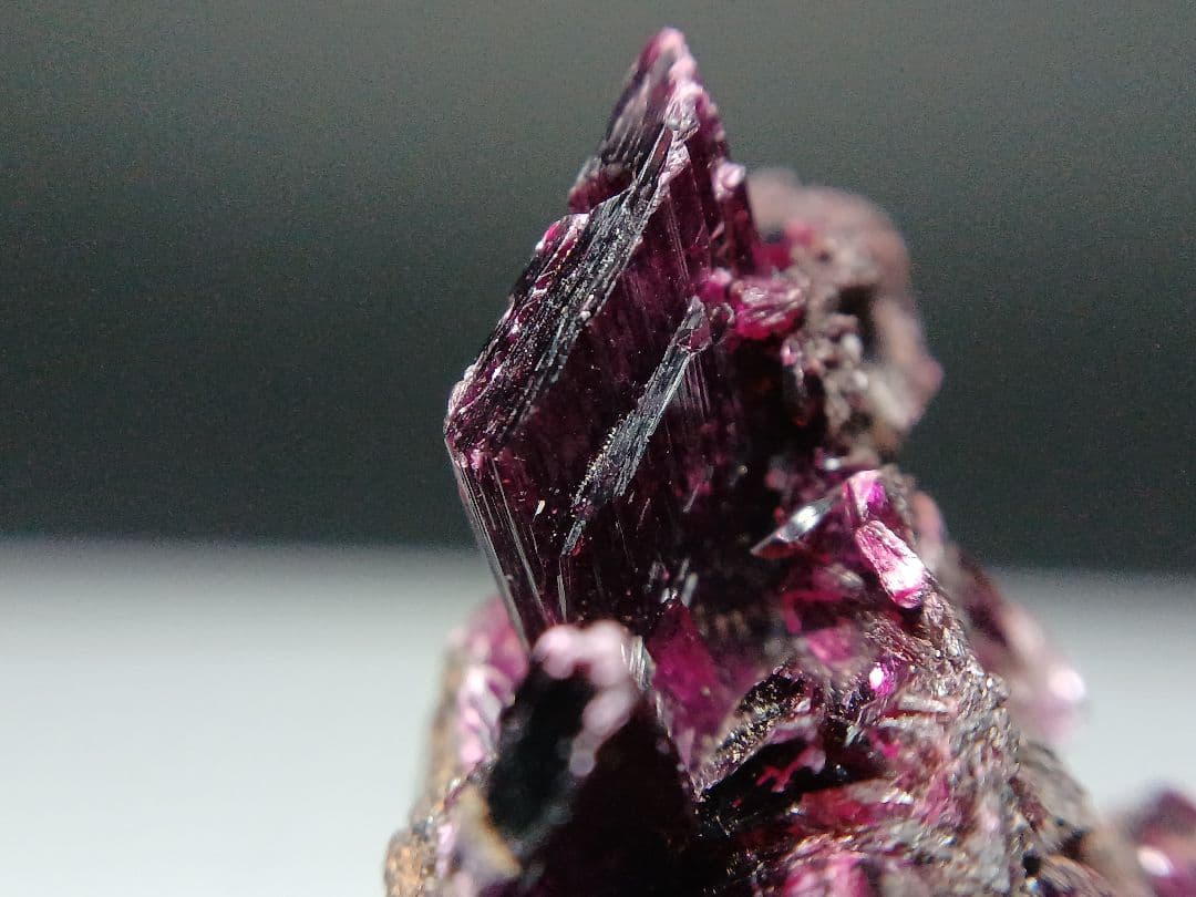 だいき　エリスライト　原石　コバルト華　鉱物標本