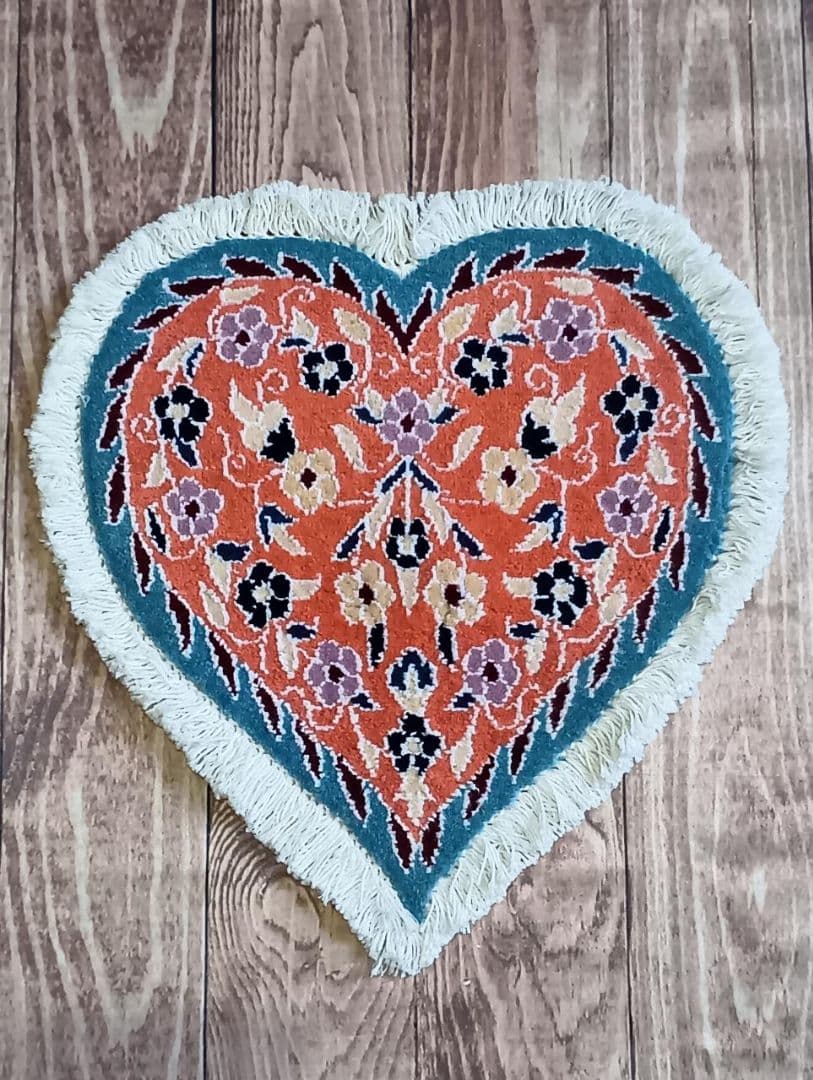 ペルシャ絨毯　ナイン　座布団　手織り　イラン　ハート(1)