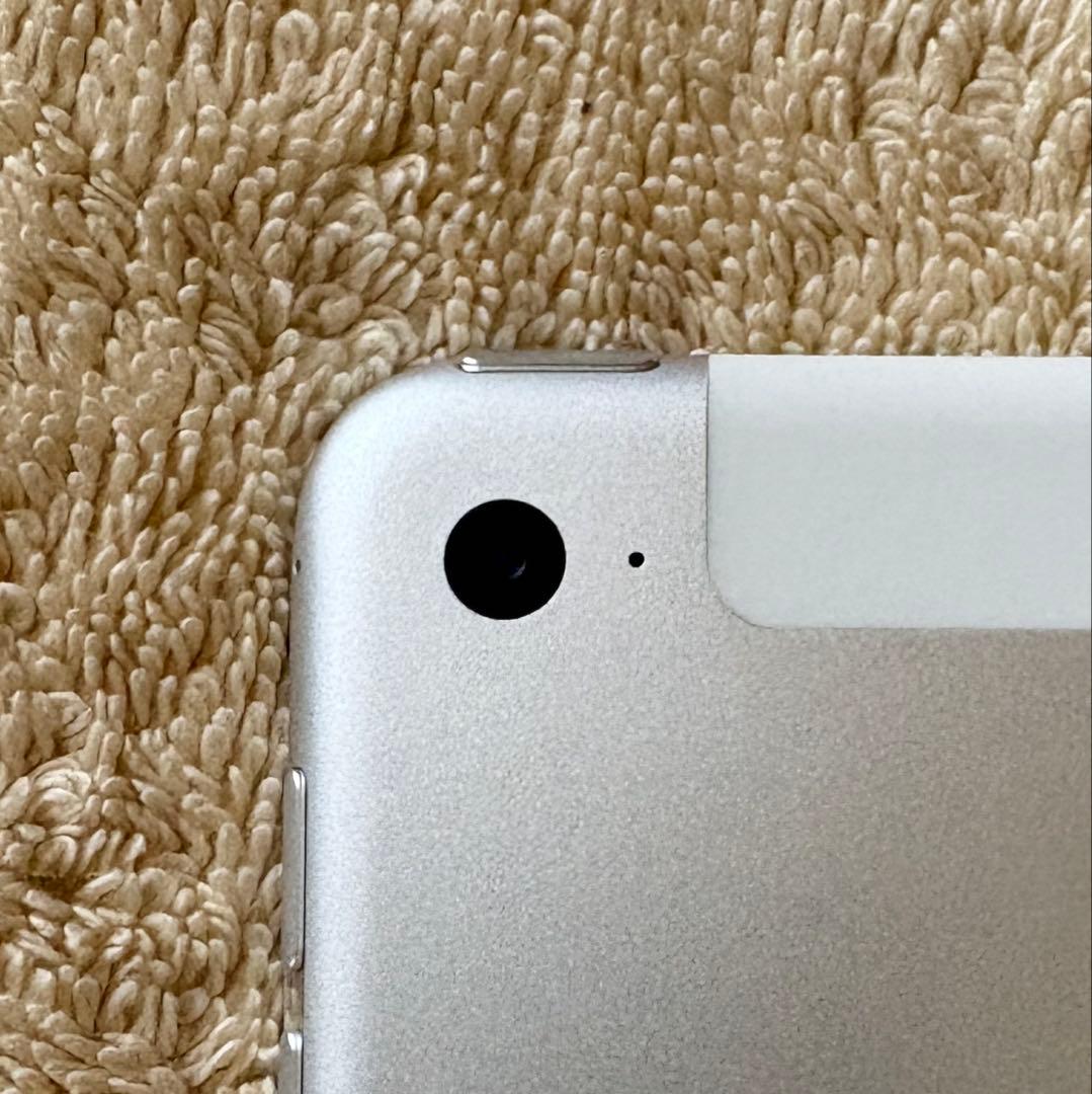 iPad mini 4 128GB Wi-Fi cellular シルバー