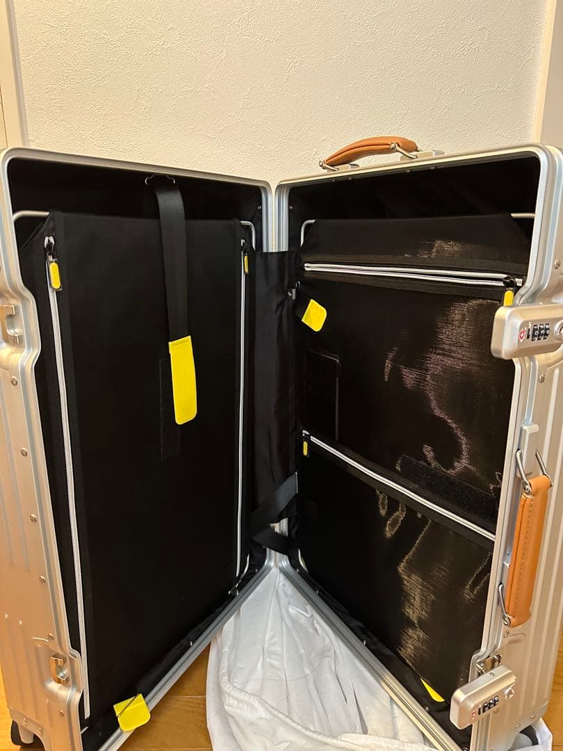 イノベータースーツケース70L アルミ