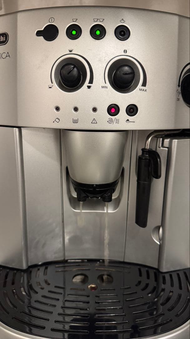 Delonghi 全自動エスプレッソマシン マグニフィカ　ESAM-1200SJ