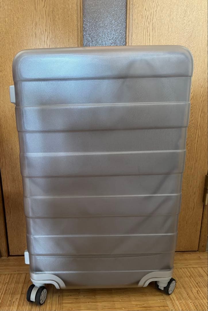 無印良品　透明　キャリーケース　銀座店限定