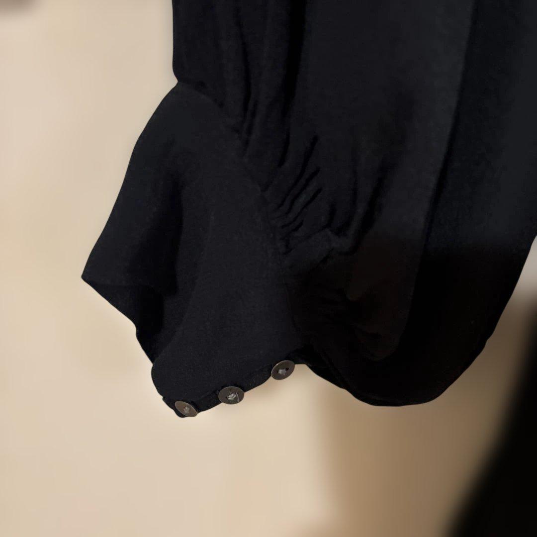 ヌキテパ　黒ワンピース