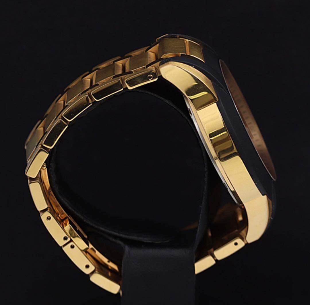 ヴェルサーチ クロノグラフ QZ ブラック文字盤