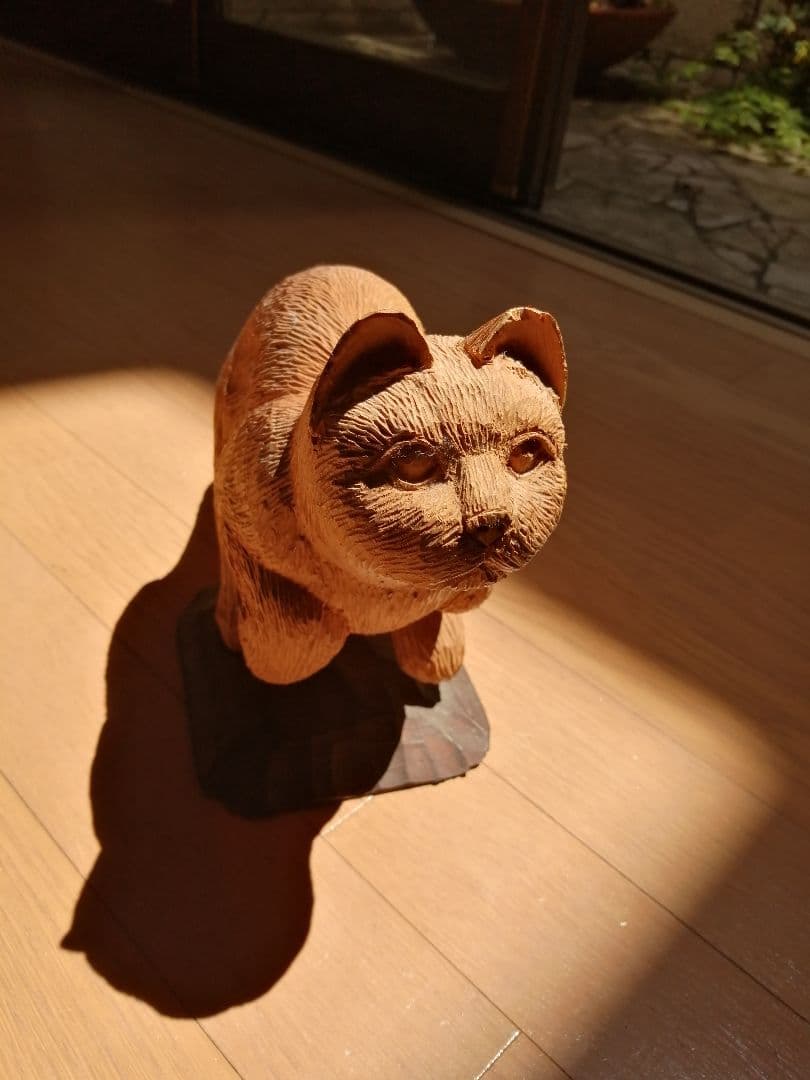 猫の木彫り　作家　猫　彫刻　オブジェ　置物　アンティーク