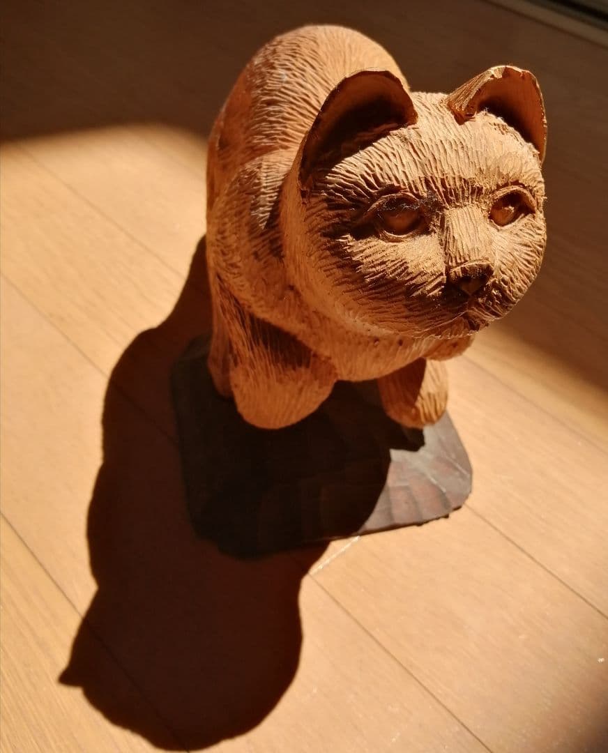 猫の木彫り　作家　猫　彫刻　オブジェ　置物　アンティーク