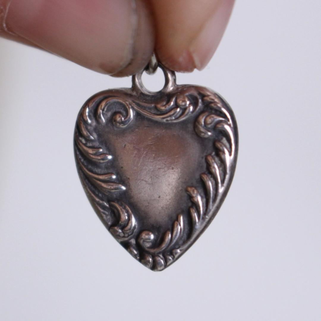 40s　スウィートハートジュエリー 　母　Mama　　チャーム 波　アールデコ