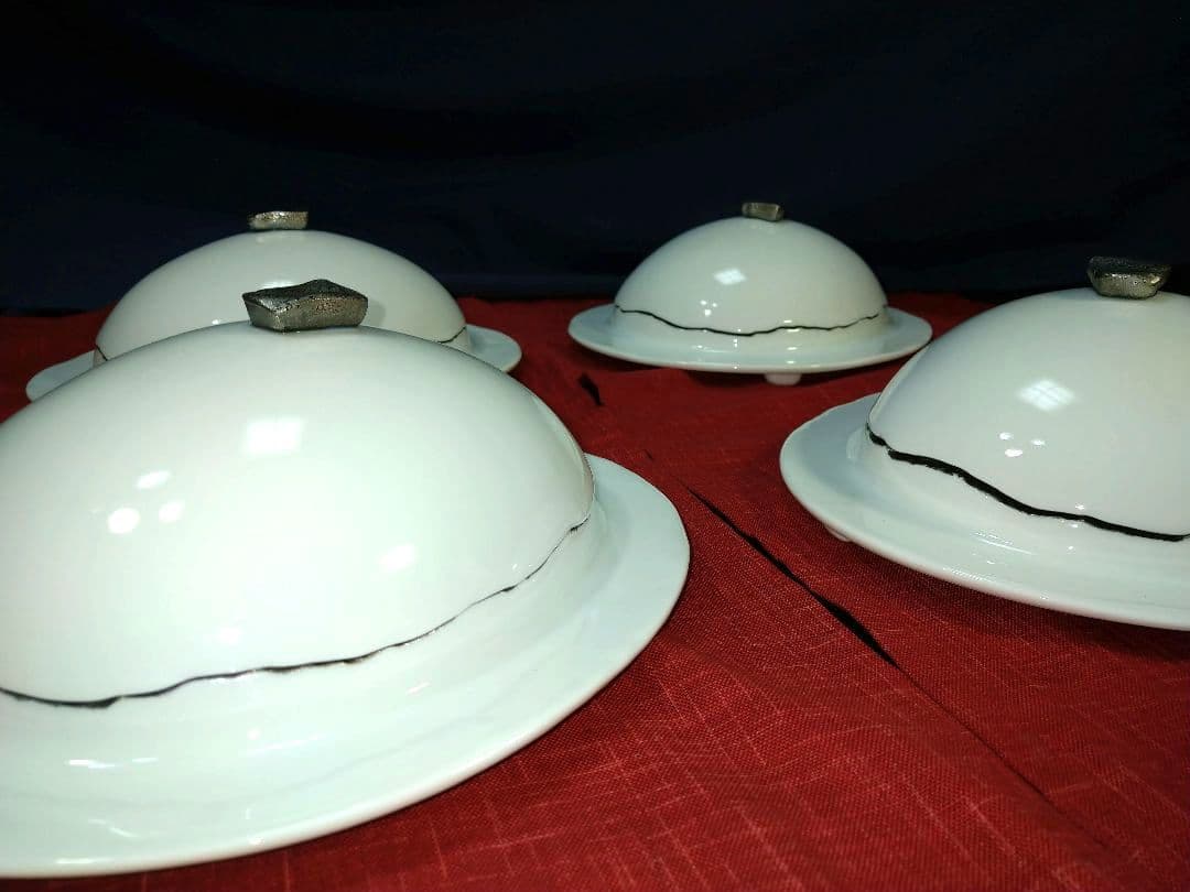 ♥高級レストラン・ホテル風・ディスプレ用⬛銀彩【蓋付きドーム型・デザイン３皿】