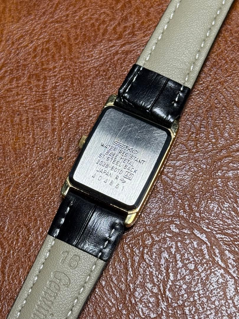 A110 伝説級 希少 稼働品SEIKO スクエア型　90年代ヴィンテージ