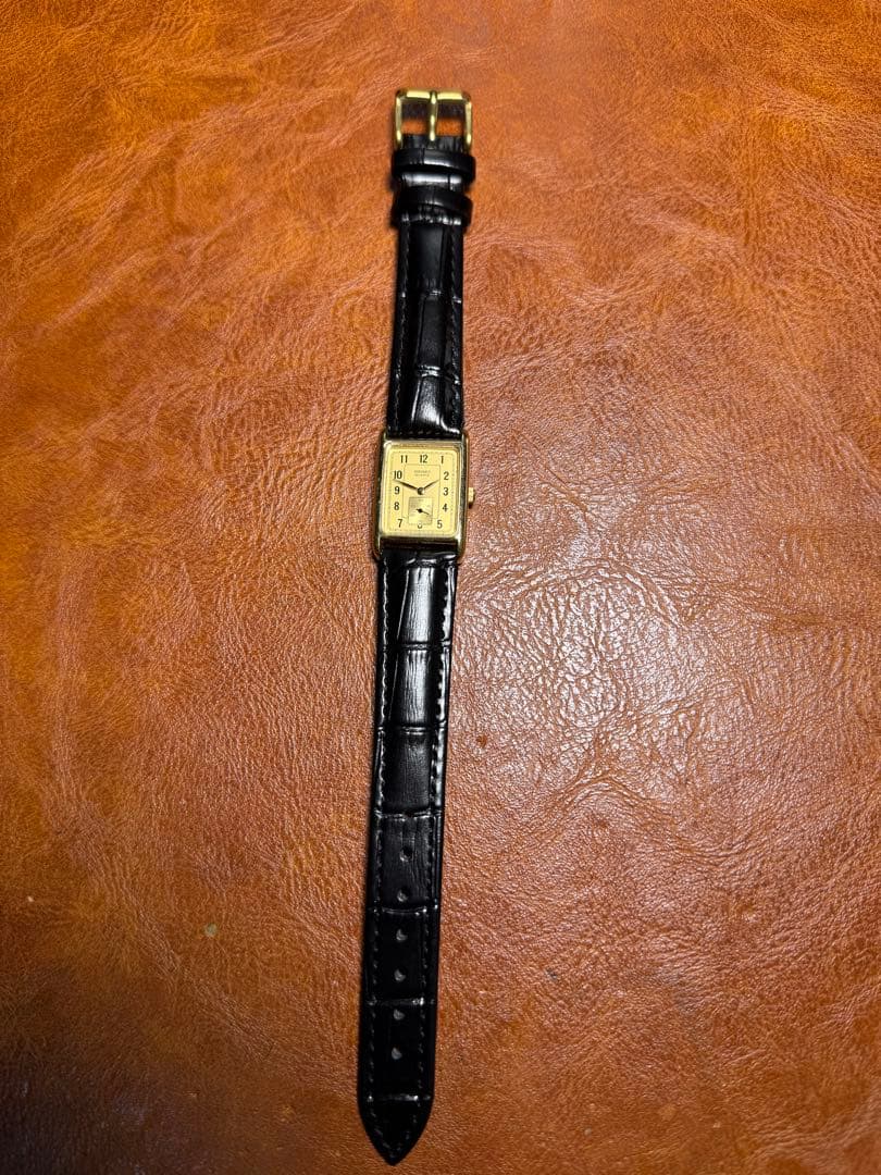 A110 伝説級 希少 稼働品SEIKO スクエア型　90年代ヴィンテージ
