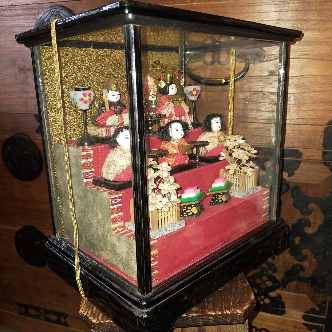 ガラスケース入り雛人形
