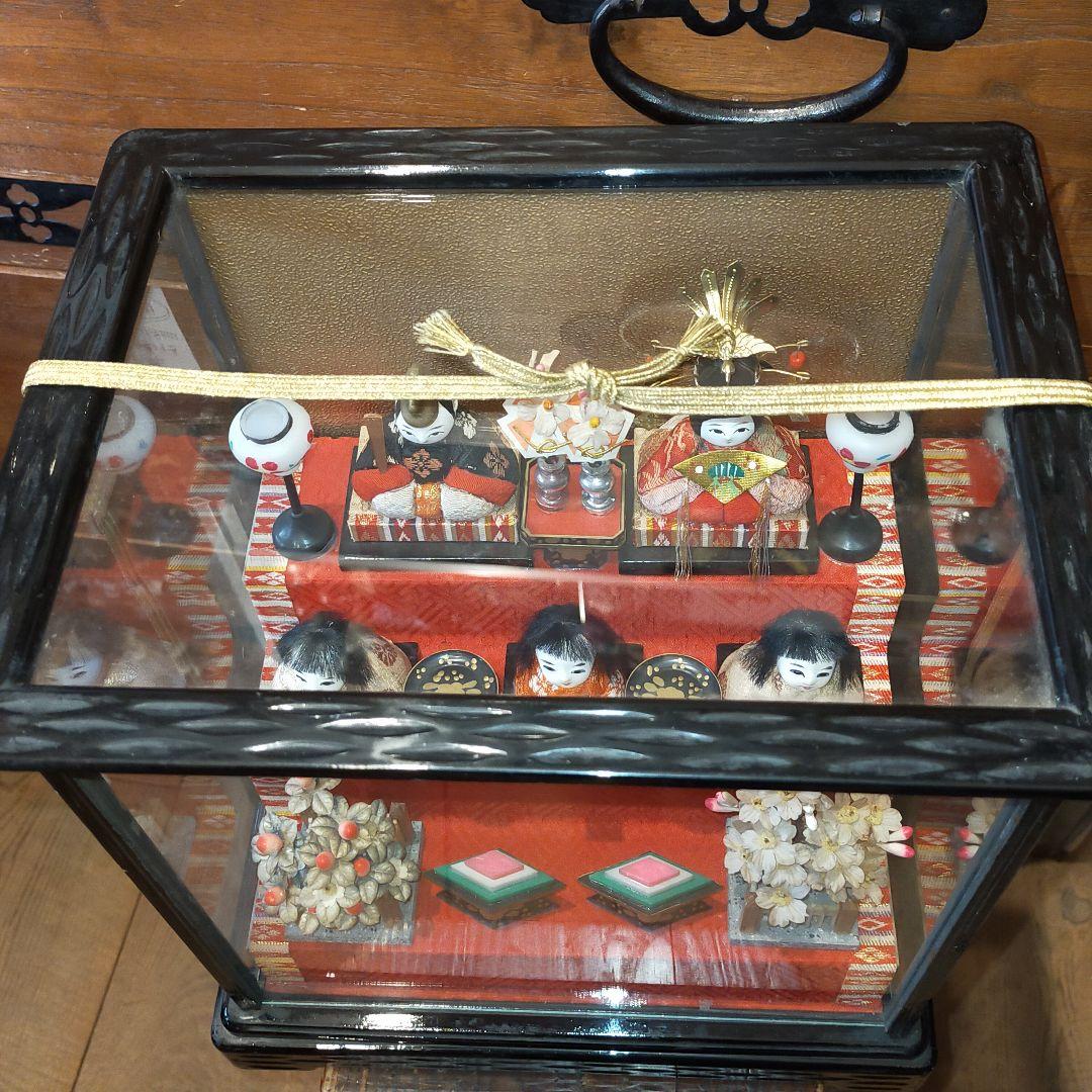 ガラスケース入り雛人形