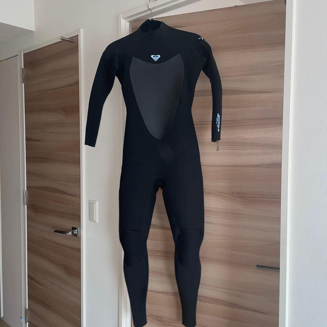 ロキシー　3×4㍉フルスーツ 新品ウェットスーツ　8号サイズ